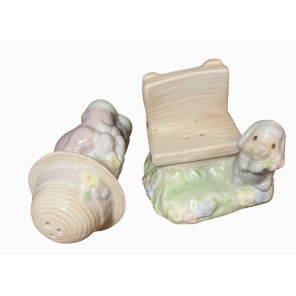 Precious Moments Seasoned with a Smile Salt and Pepper Shaker Set Porcelain 1997 - Picture 2 of 11